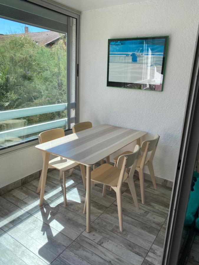 Spacieux Studio Sur Le Port De Hyères Екстериор снимка