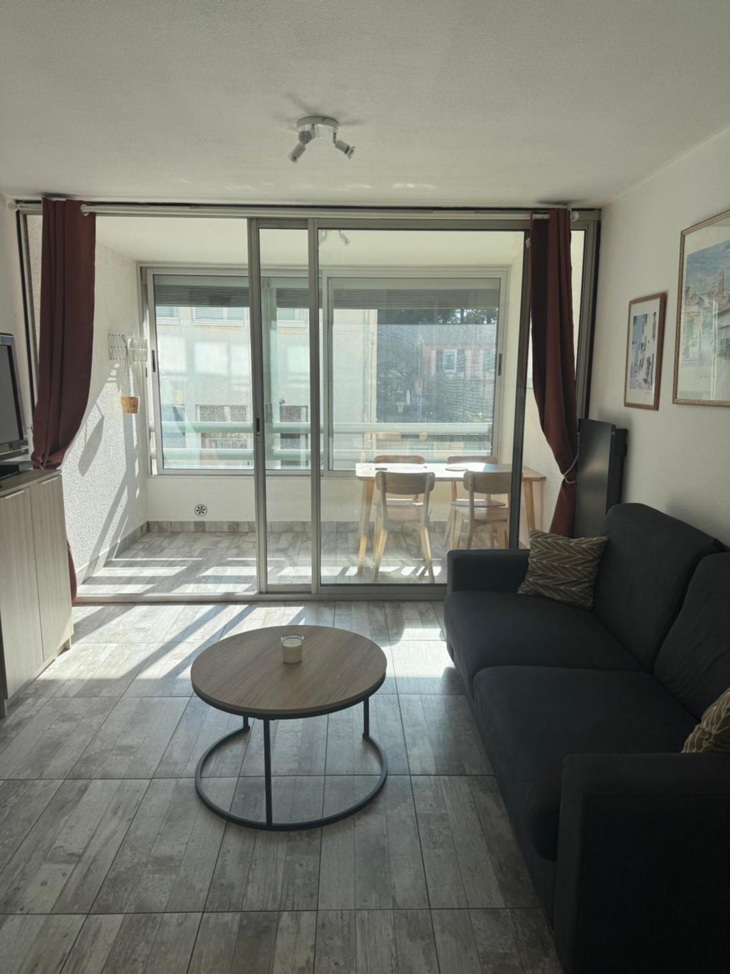Spacieux Studio Sur Le Port De Hyères Екстериор снимка